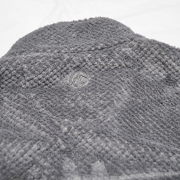 Magellan Outdoors Gray Fuzzy Quarter Zip Pullover - M - Picture 9 of 12